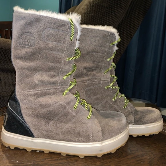 Sorel Boots - Picture 1 of 3